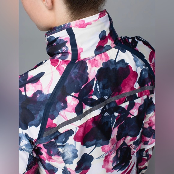 Lululemon Miss Misty Pullover - Picture 15 of 16